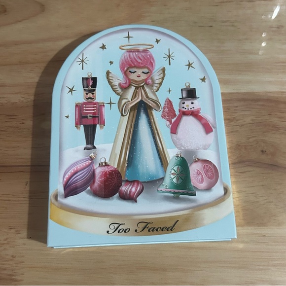 NWT TOO FACED Snow Globes ‘HOLIDAY ANGEL’ Eye & Face Palette - Picture 6 of 9